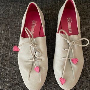 Clarks Originals Blue Suede Shoe w/Heart laces 9.5